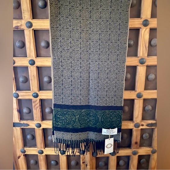 NWT Aran Sweater Co Ireland Celtic Scarf Dogs Eire - Picture 3 of 5